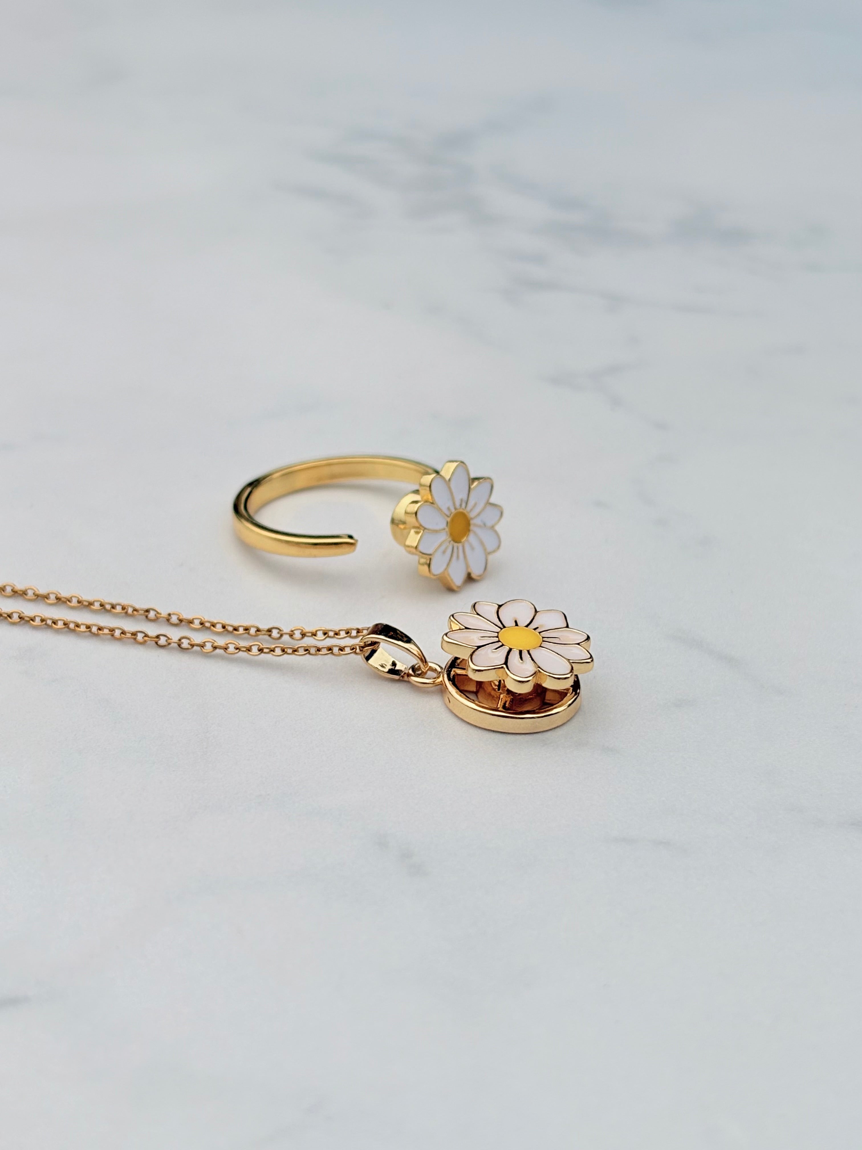 Set antientrés Anillo y Collar Margarita gold