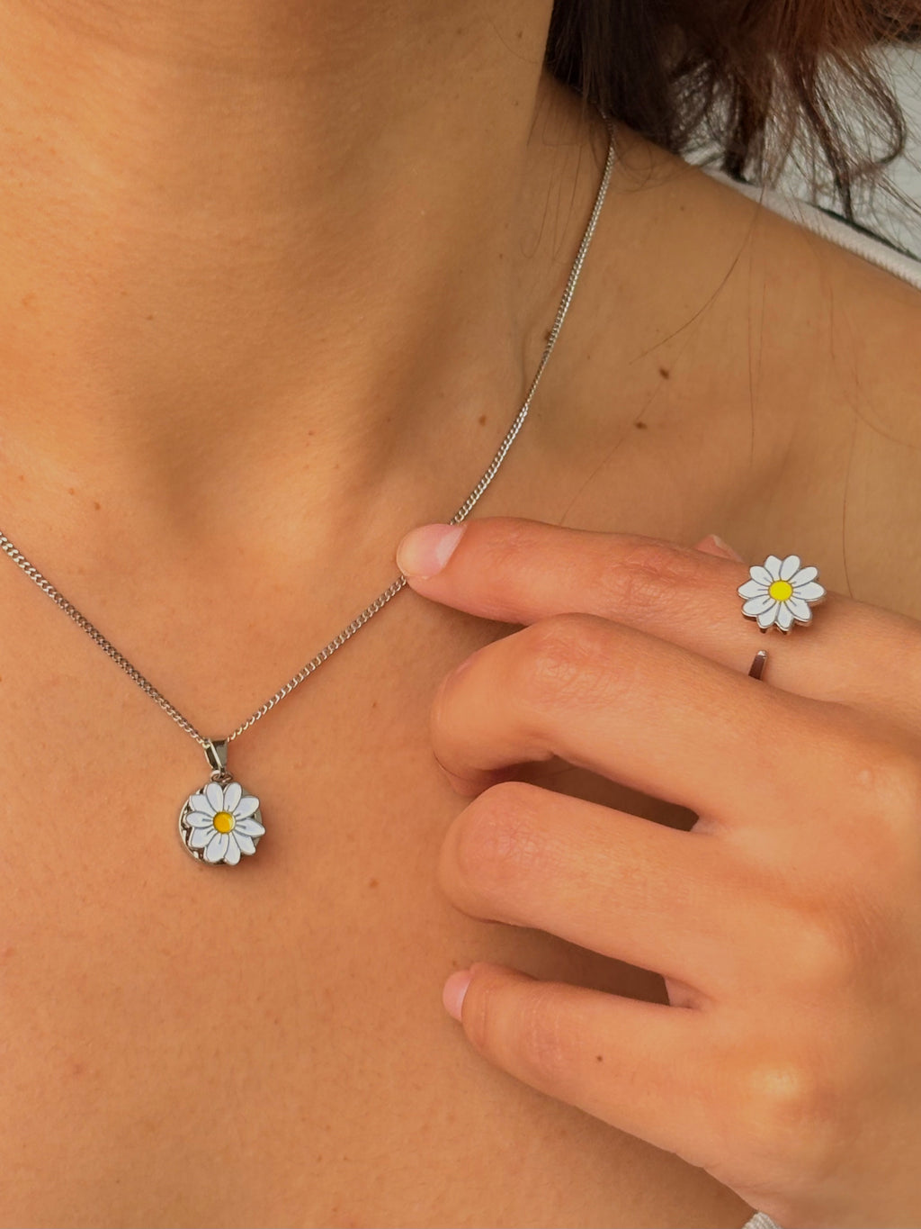 Set antiestrés Anillo y Collar Margarita silver